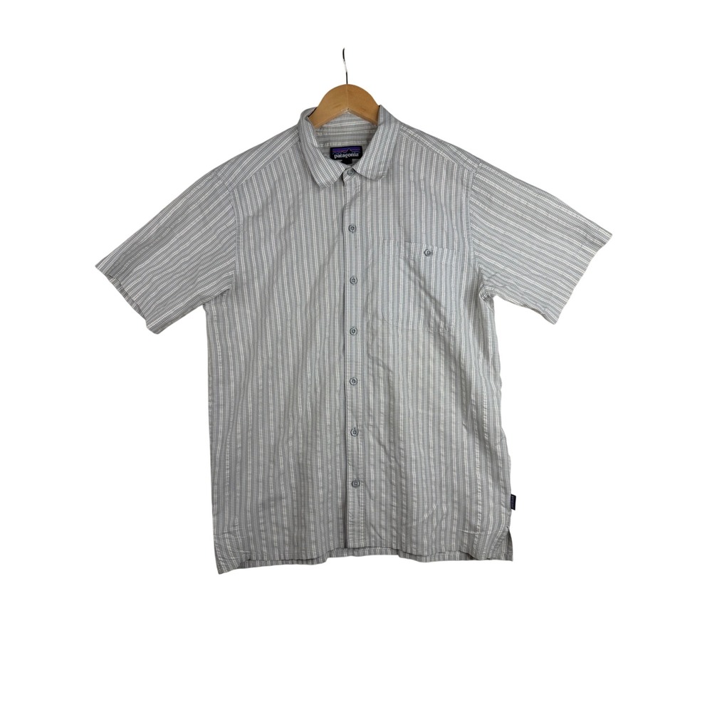 Patagonia Men's Puckerware Button Down Shirt size Medium White/Gray